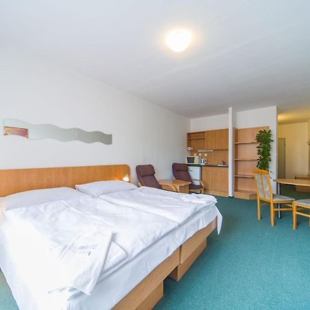 Hotel Arnost Garni Pardubice Bagian luar foto