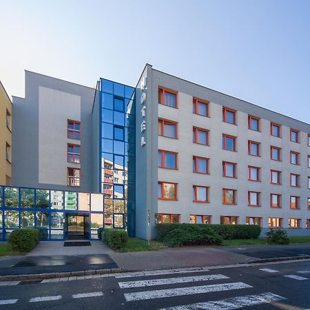 Hotel Arnost Garni Pardubice Bagian luar foto