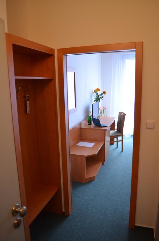 Hotel Arnost Garni Pardubice Ruang foto